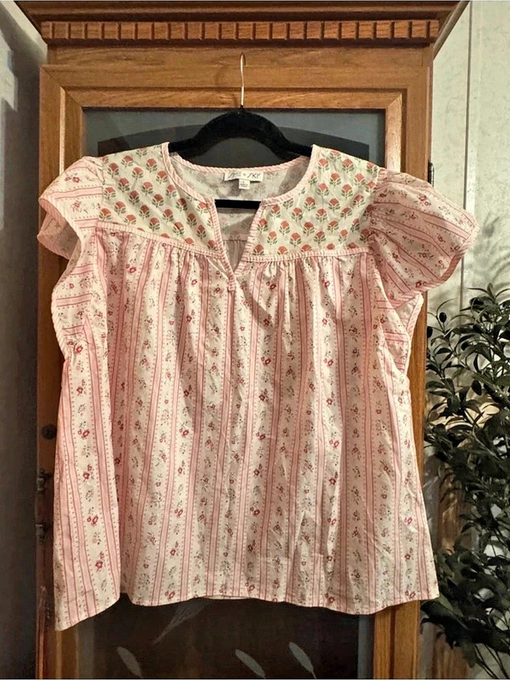 She + Sky Floral Blouse in Pink & Green - Like New